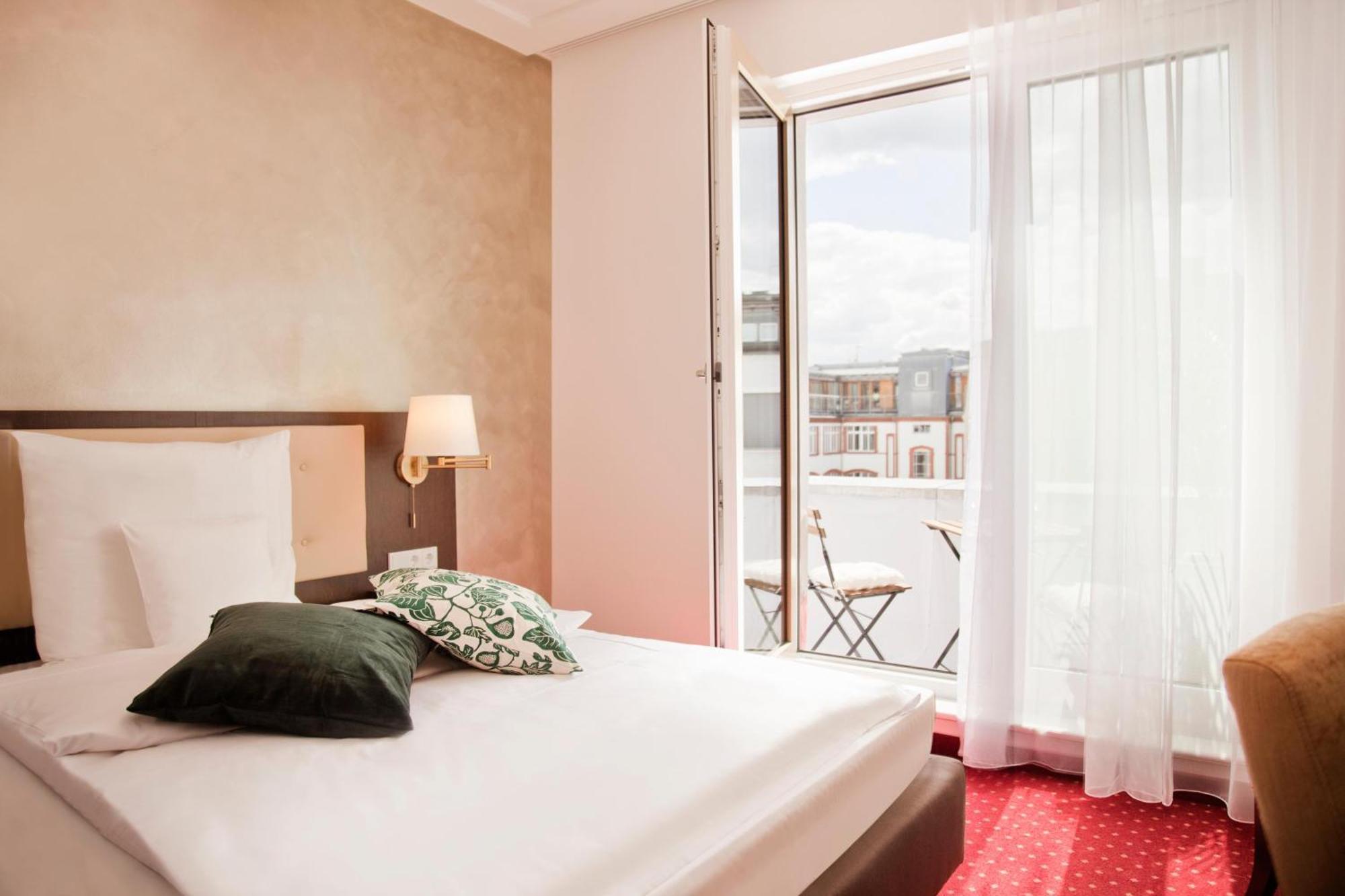Hotel Gold Palais